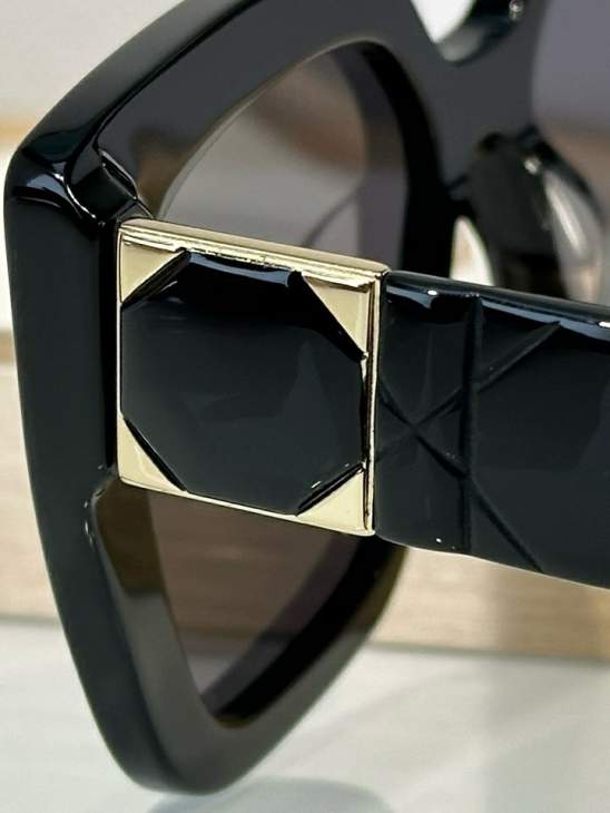 Picture of Dior Sunglasses _SKUfw79722215fw